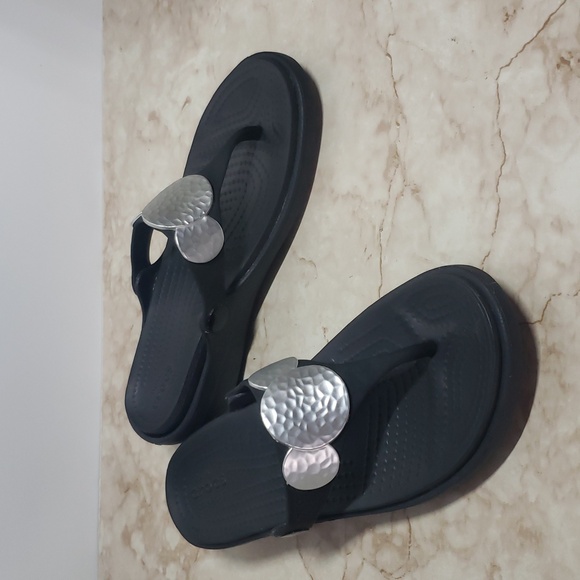 Crocs Stylish Black Sandals with Silver Accents Women's Size  6 - Picture 1 of 7